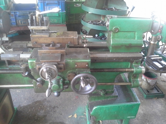 เครื่องกลึง 5 ฟุต ไต้หวัน 2 เพลา เกียร์บล็อค ใช้ไฟบ้าน สภาพพร้อมใช้งาน