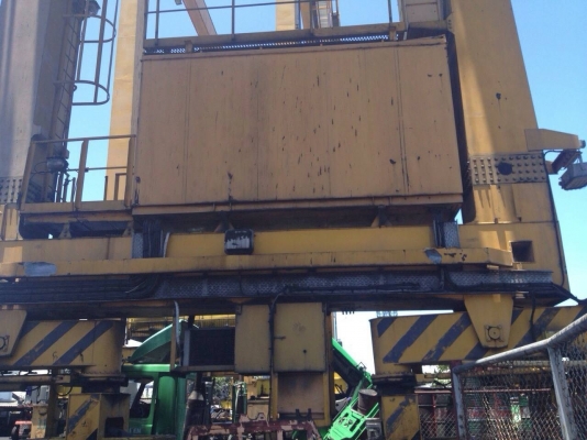 ขายเครนยกตู้คอนเทนเนอร์ในท่าเรือขนาด 30.5 ตัน 1,980,000 บาท