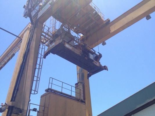 ขายเครนยกตู้คอนเทนเนอร์ในท่าเรือขนาด 30.5 ตัน 1,980,000 บาท