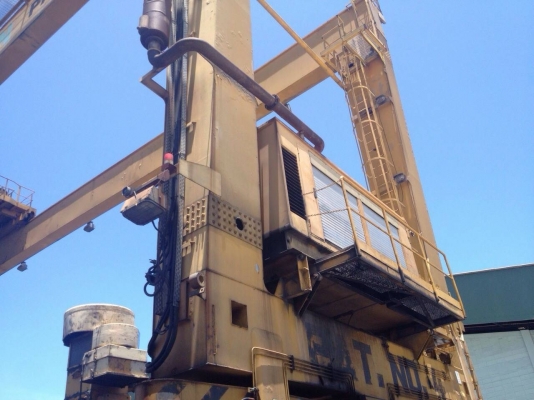 ขายเครนยกตู้คอนเทนเนอร์ในท่าเรือขนาด 30.5 ตัน 1,980,000 บาท