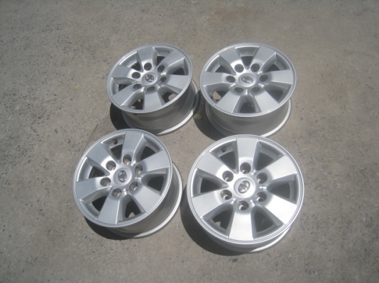 ขายล้อแม็ก vigo 15"x7" et30 6h139.7 สีเดิม ไม่คดไม่ดุ้งครับ พร้อมน็อตล้อเดิม ขายทั้งชุด 5,900 บาทครับ toyota commuter, hiace ใส่ได้ครับ สนใจติดต่อเล็กคลองสามครับ (081-3747940)