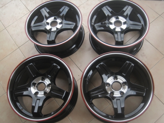 ขายล้อแม็กใหม่ เคยเป็นล้อโชว์ 1 วง 5 ก้าน mic 17"x7.5" et30 5h114.3 สีดำขอบเงา ขายทั้งชุด 8,900 บาทครับ สนใจติดต่อเล็กคลองสามครับ (081-3747940)