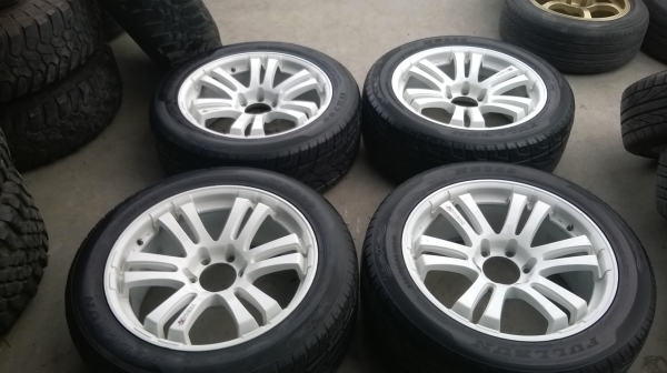 ขายล้อขอบ20 6รูพร้อมยางชุดละ18500 ขายล้อขอบ20 6รูพร้อมยางชุดละ18500