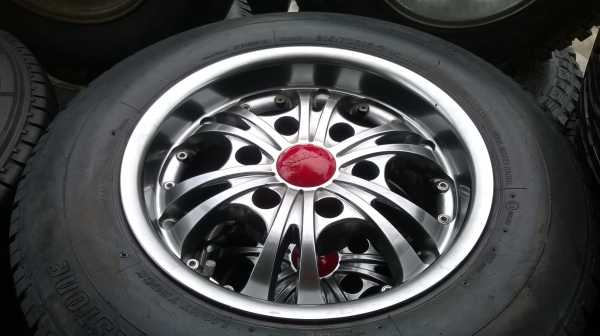 ล้อขอบ15  6รูพร้อมยางชุดละ5500