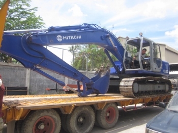 ลูกค้าหนองคายครับ - เรายืนยันด้วยภาพนะครับ เราจัดส่งให้แล้วนะครับ สำหรับ รถขุด PC 200 พร้อม โรตารี ผานพรวนดิน และโรลเลอร์ครับ