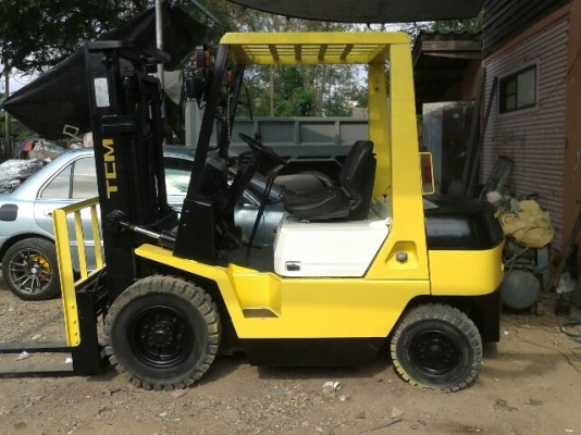 ขายรถยก tcm 2.5 ตัน เบนซิลถูก๐