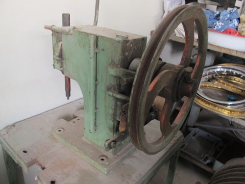 ขายเครื่องตอก ย้ำหมุด น้ำหนักดีมาก ไม่มีมอเตอร์