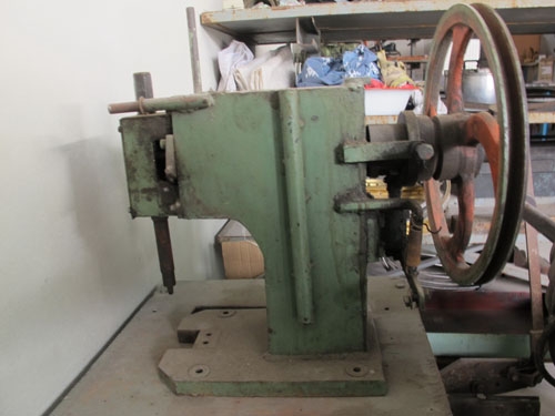 ขายเครื่องตอก ย้ำหมุด น้ำหนักดีมาก ไม่มีมอเตอร์