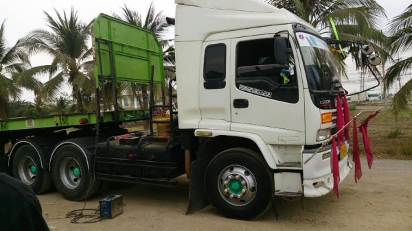 ขายด่วนหัวลากISUZU DECA 320 แรงม้า ปี50 ใช้งานน้อย ราคาถูก มือเดียวออกห้าง สภาพพร้อมใช้ เจ้าของฝากขาย