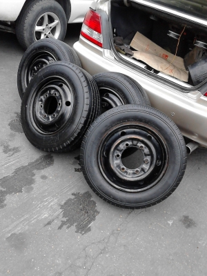 ล้อรถขนาด 4 ล้อกลาง 15.5  106/104L  มี 4 ล้อ  TEL.081-427-3941