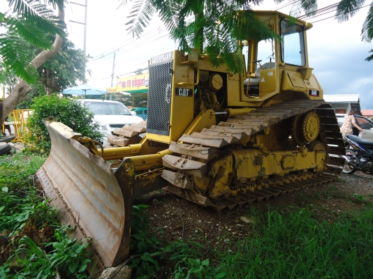 ขายด่วนรถแทรกเตอรตีนตะขาบCATD4Hเก่านอกใช้งาน1ปี