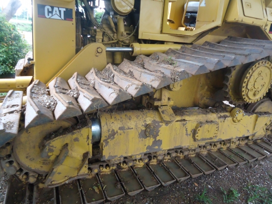 ขายด่วนรถแทรกเตอรตีนตะขาบCATD4Hเก่านอกใช้งาน1ปี