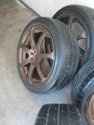 แม๊กสวยๆ ขอบ 17 ขนาด 4 รู  พร้อมยาง 205/45R17   17X7JJ  มี 4 ล้อ TEL.081-427-3941