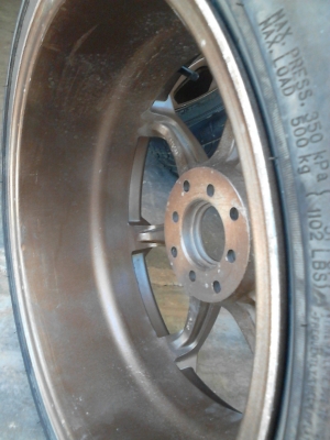 แม๊กสวยๆ ขอบ 17 ขนาด 4 รู  พร้อมยาง 205/45R17   17X7JJ  มี 4 ล้อ TEL.081-427-3941