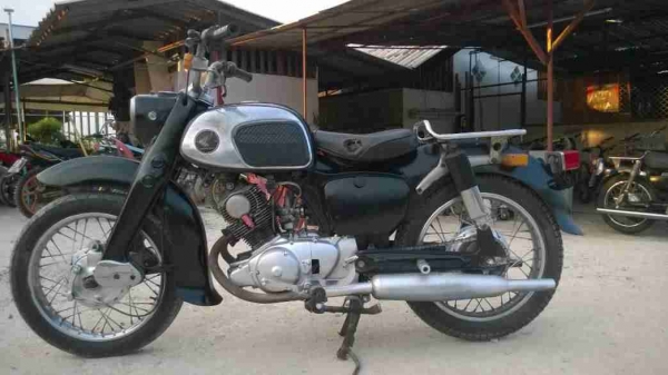 ขายหมูc92ถูกๆครับขายตามสภาพเครื่องติดขี่ได้คาบูร์รวนหน่อยขาย23900