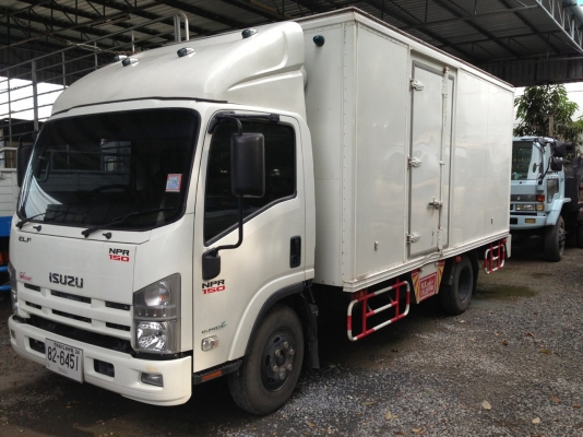 ขายรถบรรทุก 6 ล้อ ISUZU NPR 150แรงม้า ยาว 5 เมตร วิ่ง2X,XXX กิโล สภาพสวยมากสนใจติดต่อ 080-4477814 พีรพงษ์