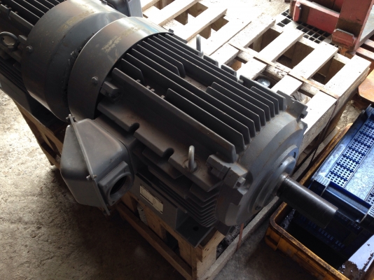 ขายมอเตอร์ Hitachi 30 HP. 1450 RPM. 380 V สภาพสวยมาก วิ่งนิ่ม ใช้งานมาน้อย พร้อมใช้งาน มี 2 ตัวครับ