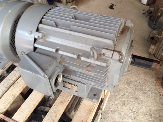 ขายมอเตอร์ Hitachi 30 HP. 1450 RPM. 380 V สภาพสวยมาก วิ่งนิ่ม ใช้งานมาน้อย พร้อมใช้งาน มี 2 ตัวครับ