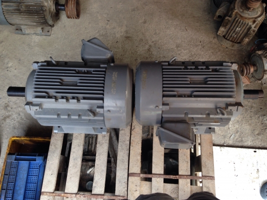 ขายมอเตอร์ Hitachi 30 HP. 1450 RPM. 380 V สภาพสวยมาก วิ่งนิ่ม ใช้งานมาน้อย พร้อมใช้งาน มี 2 ตัวครับ