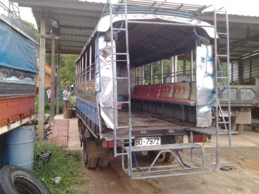 ISUZU   NKR   110แรงหลังคาโดยสาร