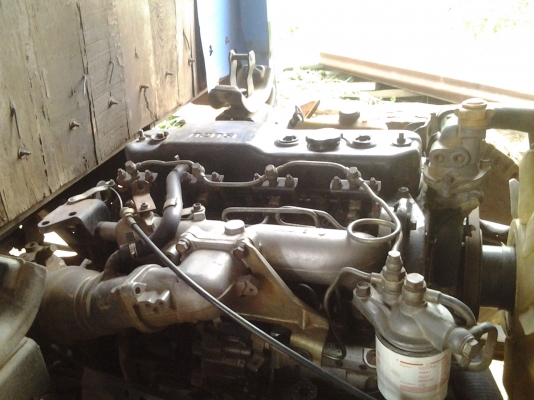 ISUZU   NKR   110แรงหลังคาโดยสาร