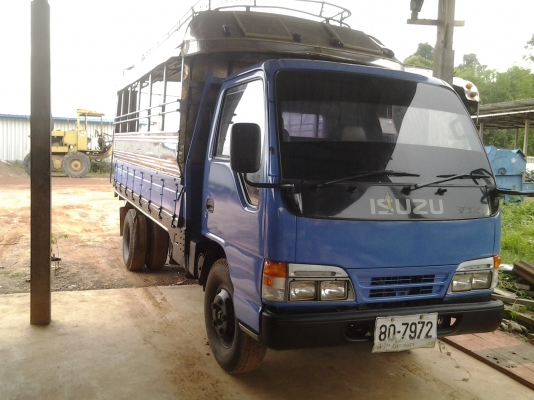 ISUZU   NKR   110แรงหลังคาโดยสาร