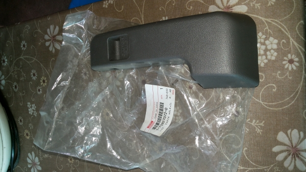 ฝาปิดกระป๋องน้ำมันเบรคของร๊อกกี้เบิกของแท้ใหม่