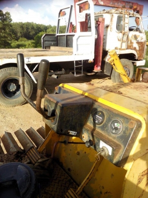 ขายรถแทรคเตอร์ KOMATSU D 20-6รถพร้อมใช้รถทำงานอยู่ ขายรถแทรคเตอร์ KOMATSU D 20-6รถพร้อมใช้รถทำงานอยู่
