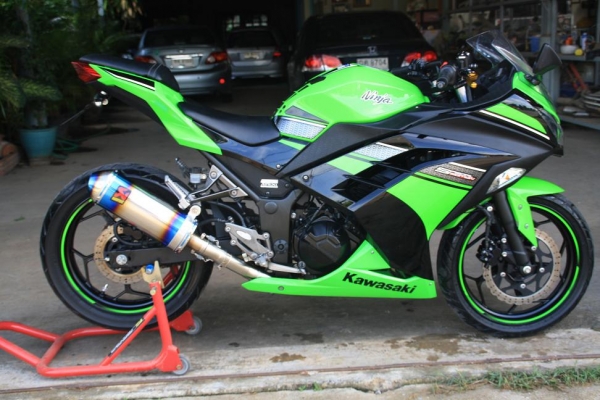 ขาย NINJA 250 โฉม ใหม่ สีเขียว เครื่องดี ท่อสูตร แต่งมาครบ ทะเบียน โอน 112000