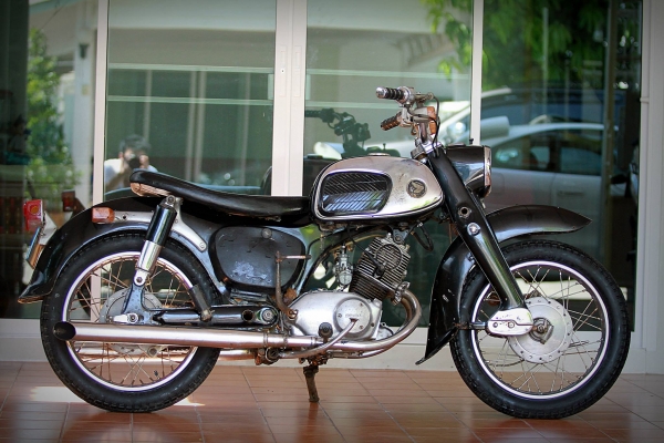 ขายc92 no book เครื่องดี สีสวยๆ  ไม่เคยล้ม เติมนำ้มันขี่อย่างเดว 29000  0811160919