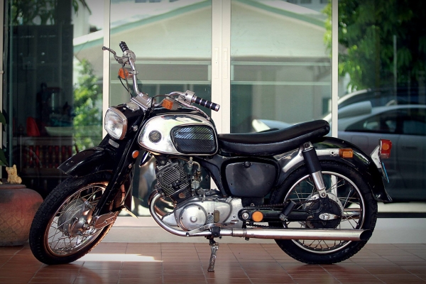 ขายc92 no book เครื่องดี สีสวยๆ  ไม่เคยล้ม เติมนำ้มันขี่อย่างเดว 29000  0811160919