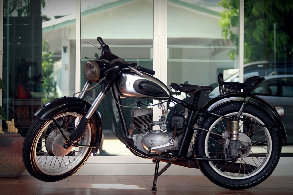 ขาย mz 125 เดิมทั้งคัน ยกเว้นคาบู สีเดิมครับ เครื่องดี สวยๆ 65000  0811160919