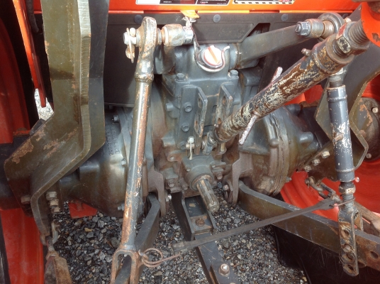 ปัญญาแทรคเตอร์มาแล้ว...จัดมาให้ตามคำเรียกร้อง  คูโบต้า L4708 พร้อมใบมีดคานล่างFD185F ผาน6x24 ตราช้าง ทำงาน 992 ชม.สภาพเดิมๆครับ