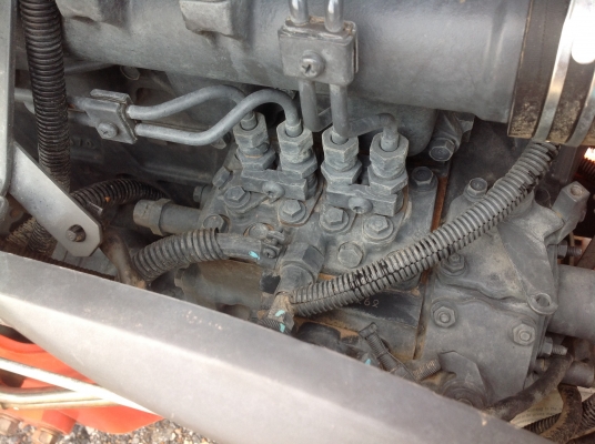 ปัญญาแทรคเตอร์มาแล้ว...จัดมาให้ตามคำเรียกร้อง  คูโบต้า L4708 พร้อมใบมีดคานล่างFD185F ผาน6x24 ตราช้าง ทำงาน 992 ชม.สภาพเดิมๆครับ