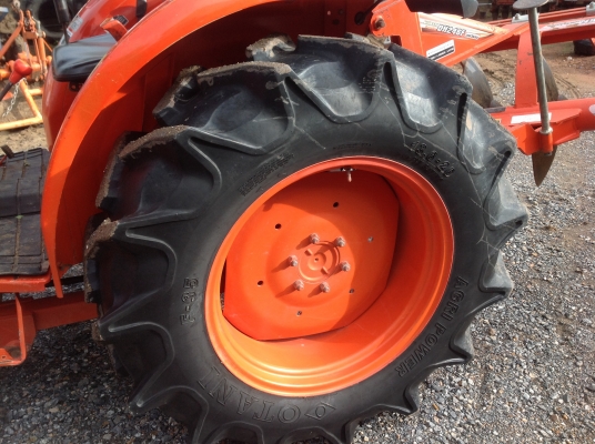 ปัญญาแทรคเตอร์มาแล้ว...จัดมาให้ตามคำเรียกร้อง  คูโบต้า L4708 พร้อมใบมีดคานล่างFD185F ผาน6x24 ตราช้าง ทำงาน 992 ชม.สภาพเดิมๆครับ