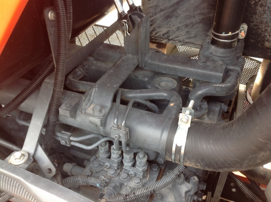 ปัญญาแทรคเตอร์มาแล้ว...จัดมาให้ตามคำเรียกร้อง  คูโบต้า L4708 พร้อมใบมีดคานล่างFD185F ผาน6x24 ตราช้าง ทำงาน 992 ชม.สภาพเดิมๆครับ