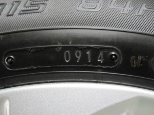 ขายล้อแม็กป้ายแดง New Vios พร้อมยางปี 14 ขอบ 15 ตุ่มหน้ายางมีครบ