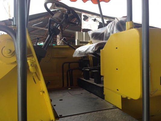 รถตัก KOMATSU JH3013 สวยแรงแห้งสนิท ไฮดรอลิคเร็ว ยางเต็ม ดูรถได้ที่ตัวเมืองชัยภูมิ