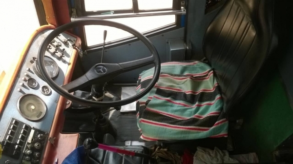 ขายรถแอร์ ป.2 สภาพพร้อมใช้งาน คัสซีเบนซ์ เครื่องเบนซ์ เฟอร์นิเจอร์ครบ เบรคแห้ง ทะเบียนพร้อมครับ