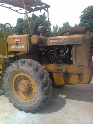 รถตักKOMATSUรุ่น-JH-30Bพร้อมใช้