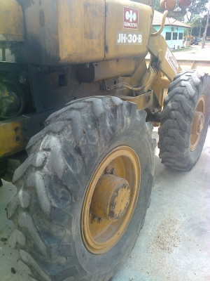 รถตักKOMATSUรุ่น-JH-30Bพร้อมใช้