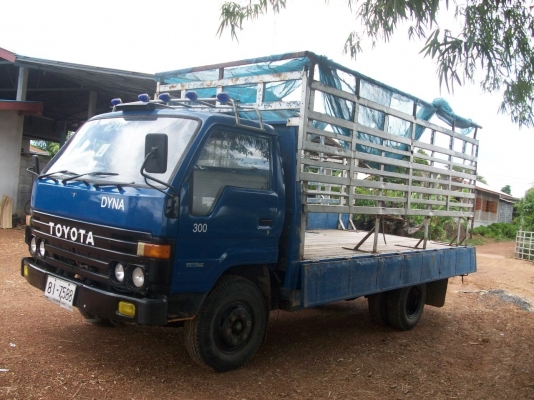 รถบรรทุก สวยมากครับ 3 ใบพัด  รุ่น 350 เครื่อง 115 แรงม้า  F หน้าหลัง  มีโสลร์กลางครับ