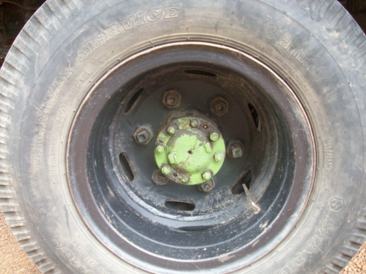 รถบรรทุก สวยมากครับ 3 ใบพัด  รุ่น 350 เครื่อง 115 แรงม้า  F หน้าหลัง  มีโสลร์กลางครับ