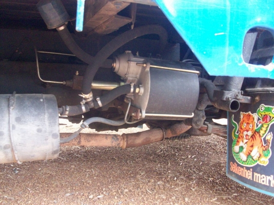 รถบรรทุก สวยมากครับ 3 ใบพัด  รุ่น 350 เครื่อง 115 แรงม้า  F หน้าหลัง  มีโสลร์กลางครับ