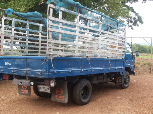 รถบรรทุก สวยมากครับ 3 ใบพัด  รุ่น 350 เครื่อง 115 แรงม้า  F หน้าหลัง  มีโสลร์กลางครับ