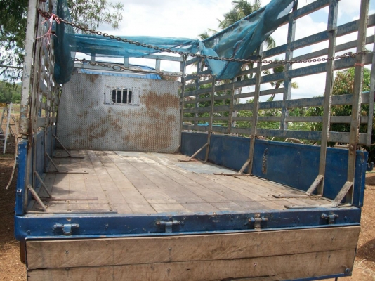 รถบรรทุก สวยมากครับ 3 ใบพัด  รุ่น 350 เครื่อง 115 แรงม้า  F หน้าหลัง  มีโสลร์กลางครับ