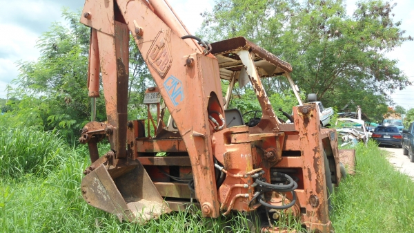 ขายรถ JCB  ตักหน้า ขุดหลัง สภาพใช้งานใด้ครับ