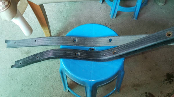 พลาสติกครอบขอบบันไดซ้ายขวาของร๊อกกี้ พลาสติกครอบขอบบันไดซ้ายขวาของร๊อกกี้