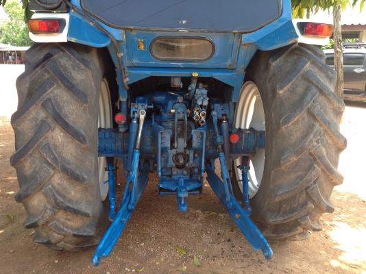 ขายรถไถฟอร์ด7810 สองเพลา ขายรถไถฟอร์ด7810 สองเพลา