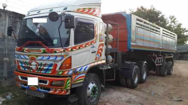 ขายดาวน์รถสิบล้อหัวลาก HIno MEGa FM 320 ปี50วาง เครื่องฮุนไดก๊าชแท้ 360 พร้อมหางเซมิดั้ม2 คาน แลบสีหัวมาใหม่สวยมากครับ